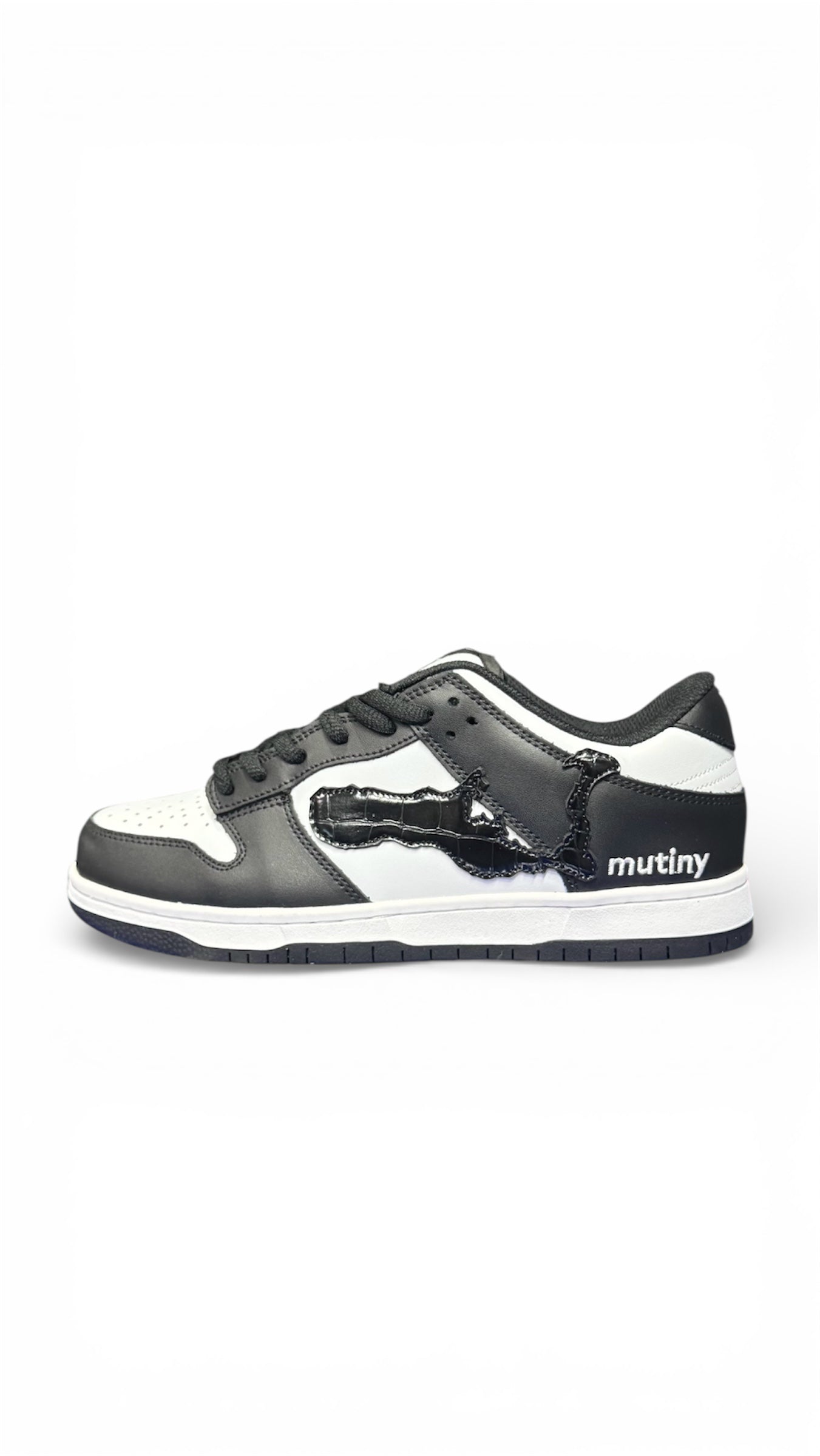 mutiny season VI dunks