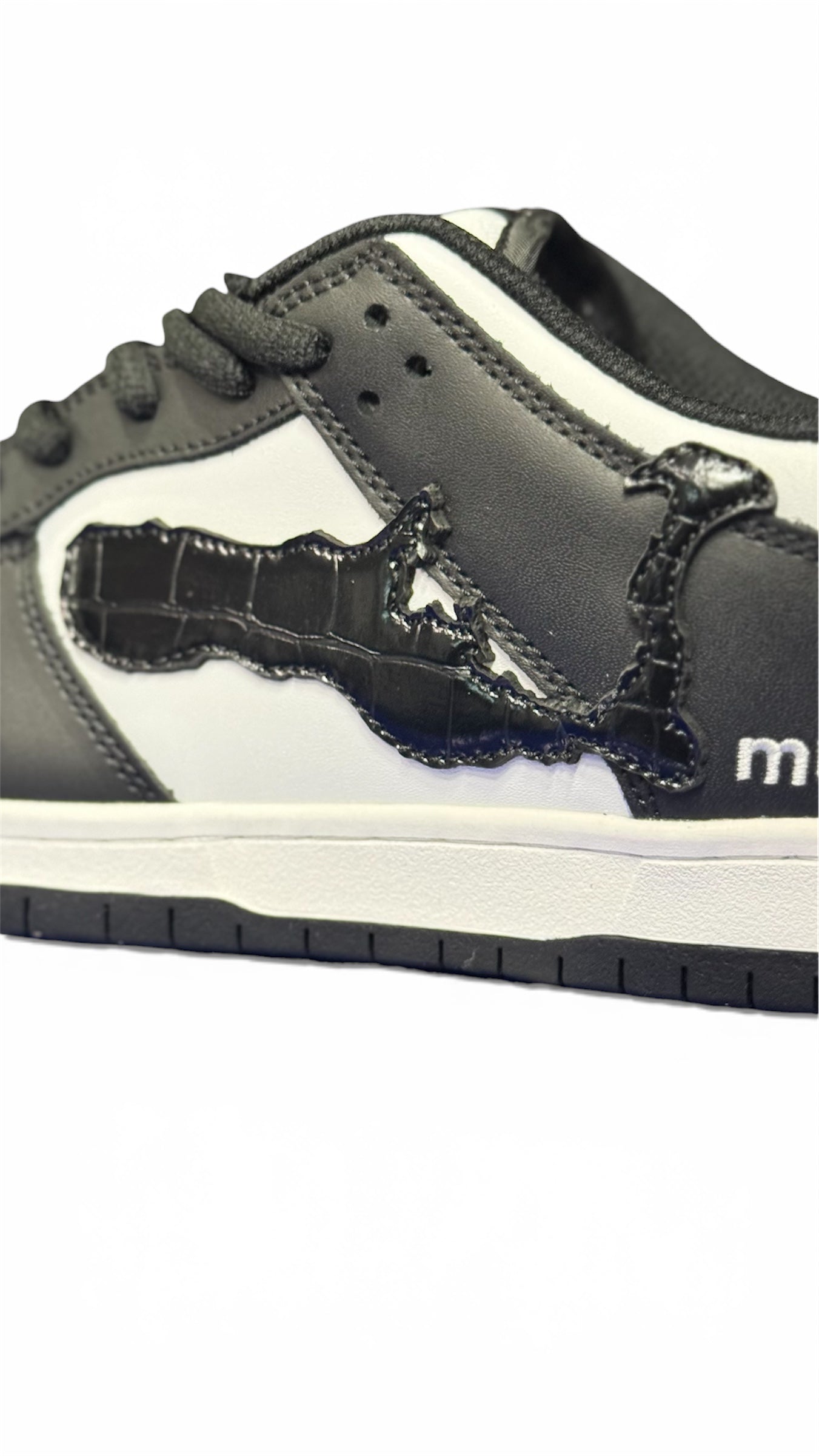 mutiny season VI dunks